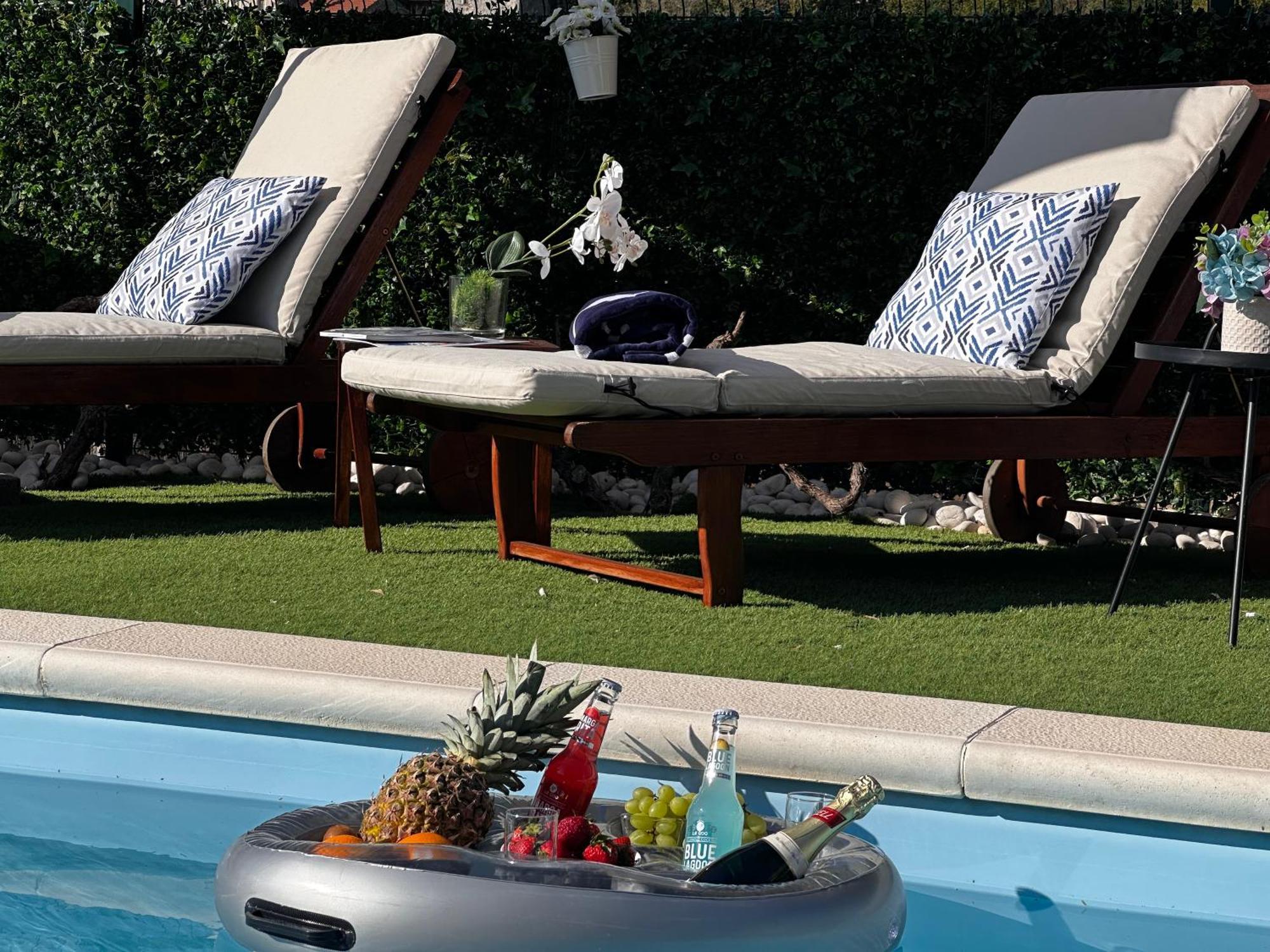 Villa Ivona With Swimming Pool And Jacuzzi Oslje Екстериор снимка
