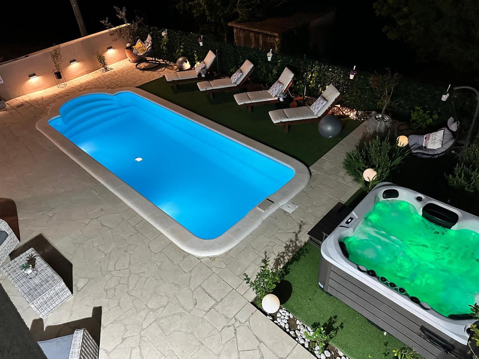 Villa Ivona With Swimming Pool And Jacuzzi Oslje Екстериор снимка